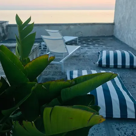 Σπίτι διακοπών P4t By The Sea Jacuzzi Lendinuso