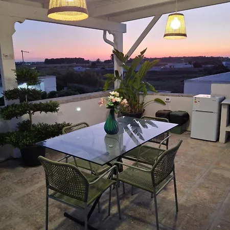 P4t By The Sea Jacuzzi Vakantiehuis Lendinuso